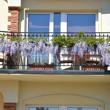 B&B Helena