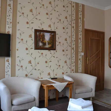 Helena Bed & Breakfast 3*